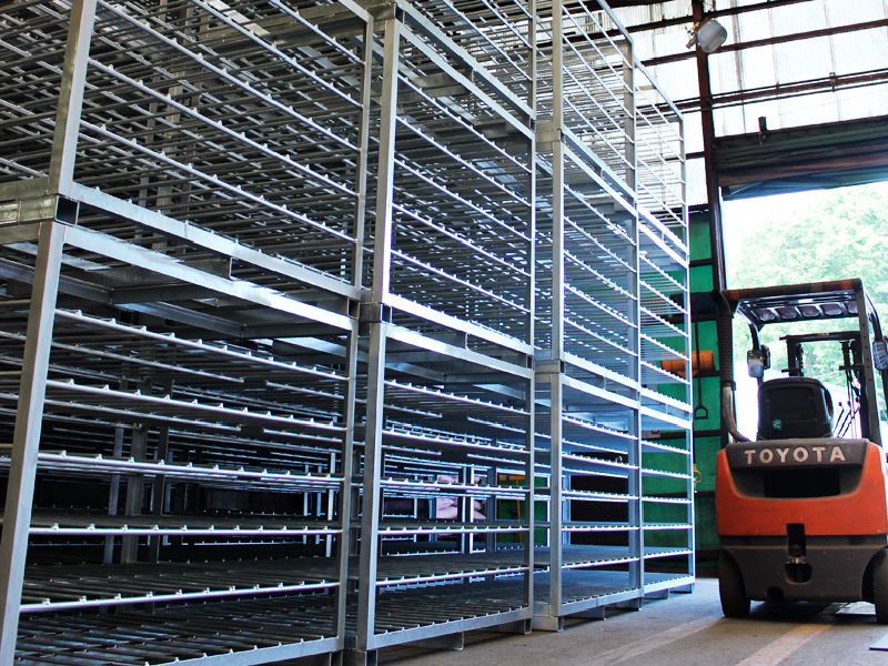 物流パレット作業場